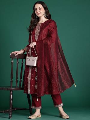 Ethnic Motifs Embroidered Kurta with Trousers & Dupatta 1