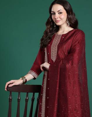 Ethnic Motifs Embroidered Kurta with Trousers & Dupatta 5