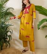 Women Animal Printed Empire Thread Work Cotton Kurta with Trousers