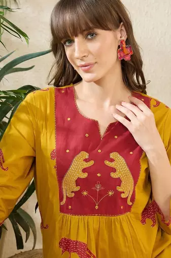 Women Animal Printed Empire Thread Work Cotton Kurta with Trousers