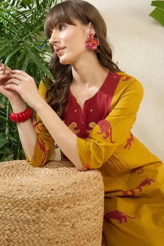 Women Animal Printed Empire Thread Work Cotton Kurta with Trousers