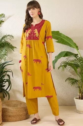 Women Animal Printed Empire Thread Work Cotton Kurta with Trousers