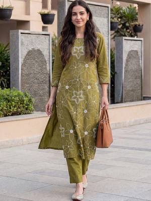 Women Floral Embroidered Thread Work Cotton Kurta with Trousers 1