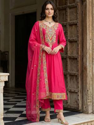 Women Embroidered Thread Work Kurta with Trousers & With Dupatta 1