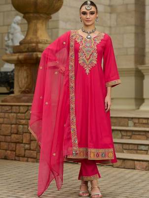 Women Embroidered Thread Work Kurta with Trousers & With Dupatta 7