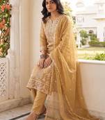 Women Floral Embroidered Thread Work Kurta with Trousers & With Dupatta