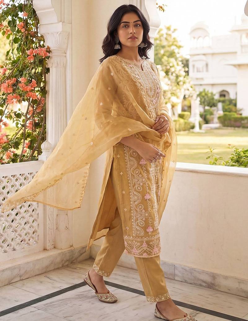 Women Floral Embroidered Thread Work Kurta with Trousers & With Dupatta