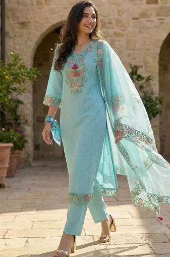 Women Floral Embroidered Thread Work Cotton Kurta with Trousers & With Dupatta