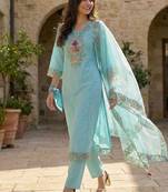 Women Floral Embroidered Thread Work Cotton Kurta with Trousers & With Dupatta