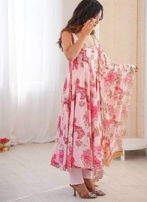 Candy pink floral print muslin gown with pant & organza dupatta 4