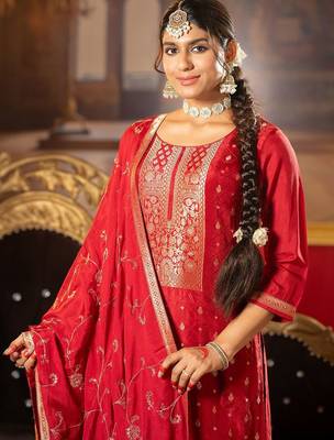 Women Kurta with Trousers & With Dupatta 2