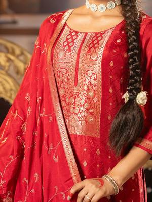 Women Kurta with Trousers & With Dupatta 3