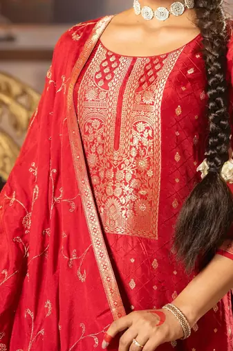 Women Kurta with Trousers & With Dupatta