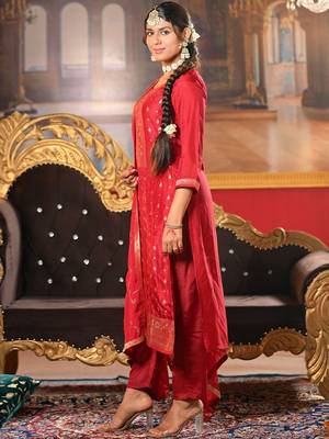 Women Kurta with Trousers & With Dupatta 4