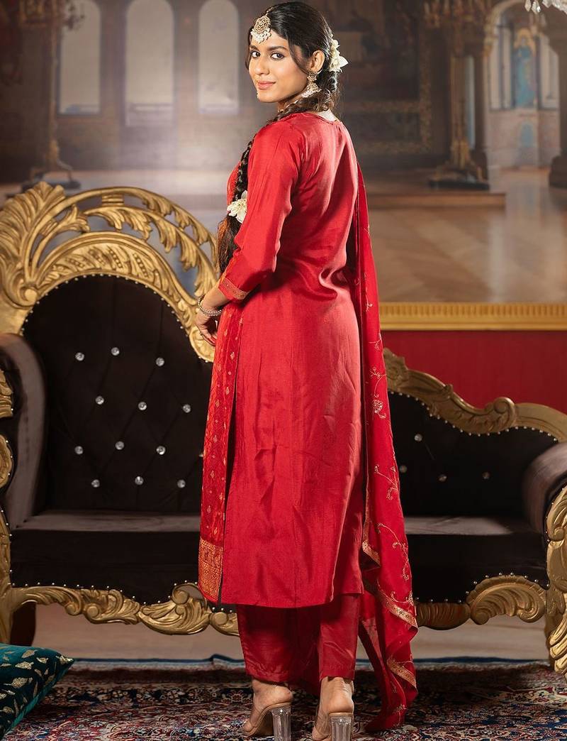 Women Kurta with Trousers & With Dupatta