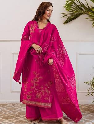 Women Floral Embroidered Thread Work Kurta with Palazzos & Dupatta 1