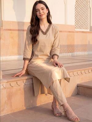 Women Ethnic Motifs Mirror Work Cotton Kurta with Trousers 5