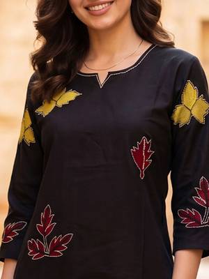 Women Ethnic Motifs Embroidered Thread Work Kurta with Trousers 2