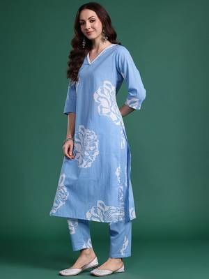 Floral Printed Cotton Kurta with Trousers 5