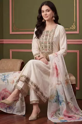 Women Floral Embroidered Thread Work Kurta with Trousers & With Dupatta