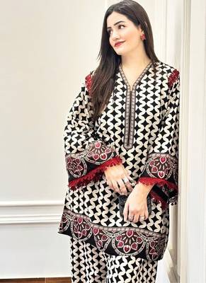 Black floral print crepe  fancy co-ord set for women 3