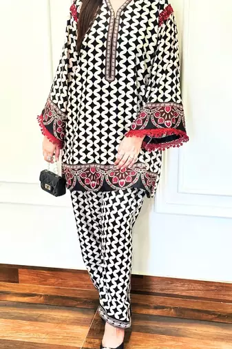 Black floral print crepe  fancy co-ord set for women