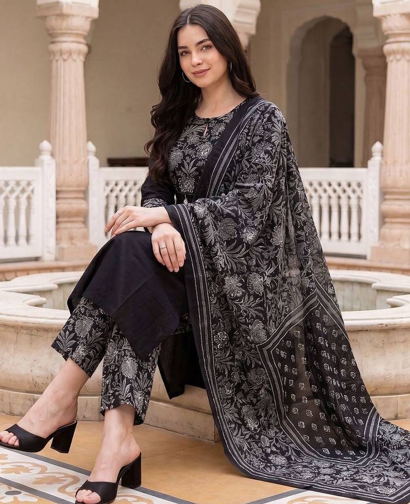 Women Ethnic Motifs Embroidered Thread Work Cotton Kurta with Trousers & With Dupatta
