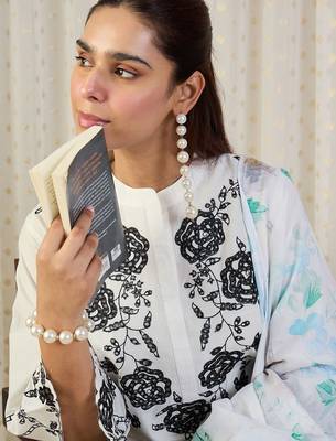 Floral Embroidered Thread Work Cotton Kurta With Palazzos & Dupatta 7