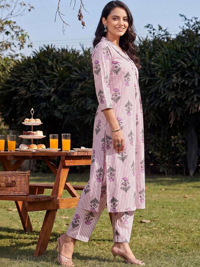 Women Floral Printed Cotton Kurta with Trousers