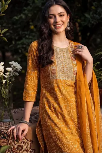 Women Ethnic Motifs Printed Cotton Kurta with Trousers & With Dupatta