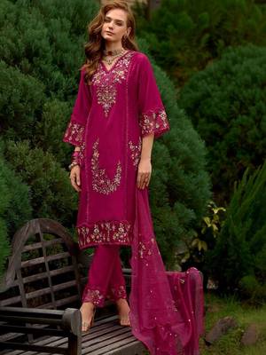 Women Floral Embroidered Thread Work Kurta with Trousers & With Dupatta 4