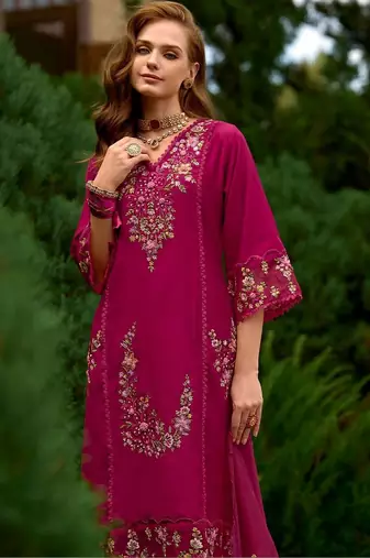 Women Floral Embroidered Thread Work Kurta with Trousers & With Dupatta