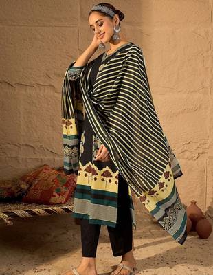 Women Floral Printed Cotton Kurta with Trouser & Dupatta 3