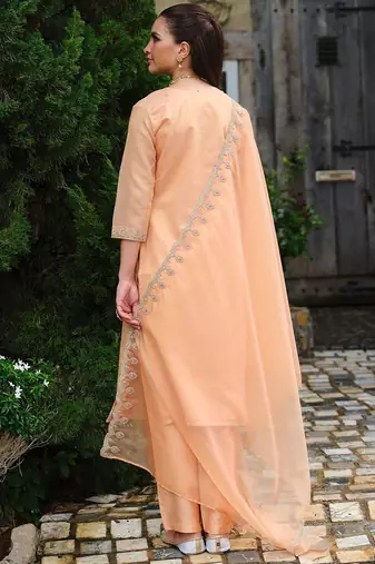 Women Embroidered Straight Kurta Trousers With Dupatta set