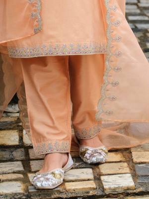 Women Embroidered Straight Kurta Trousers With Dupatta set 7