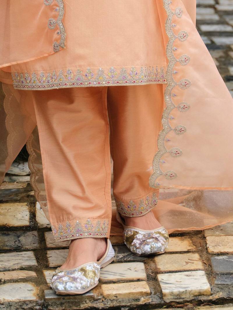 Women Embroidered Straight Kurta Trousers With Dupatta set