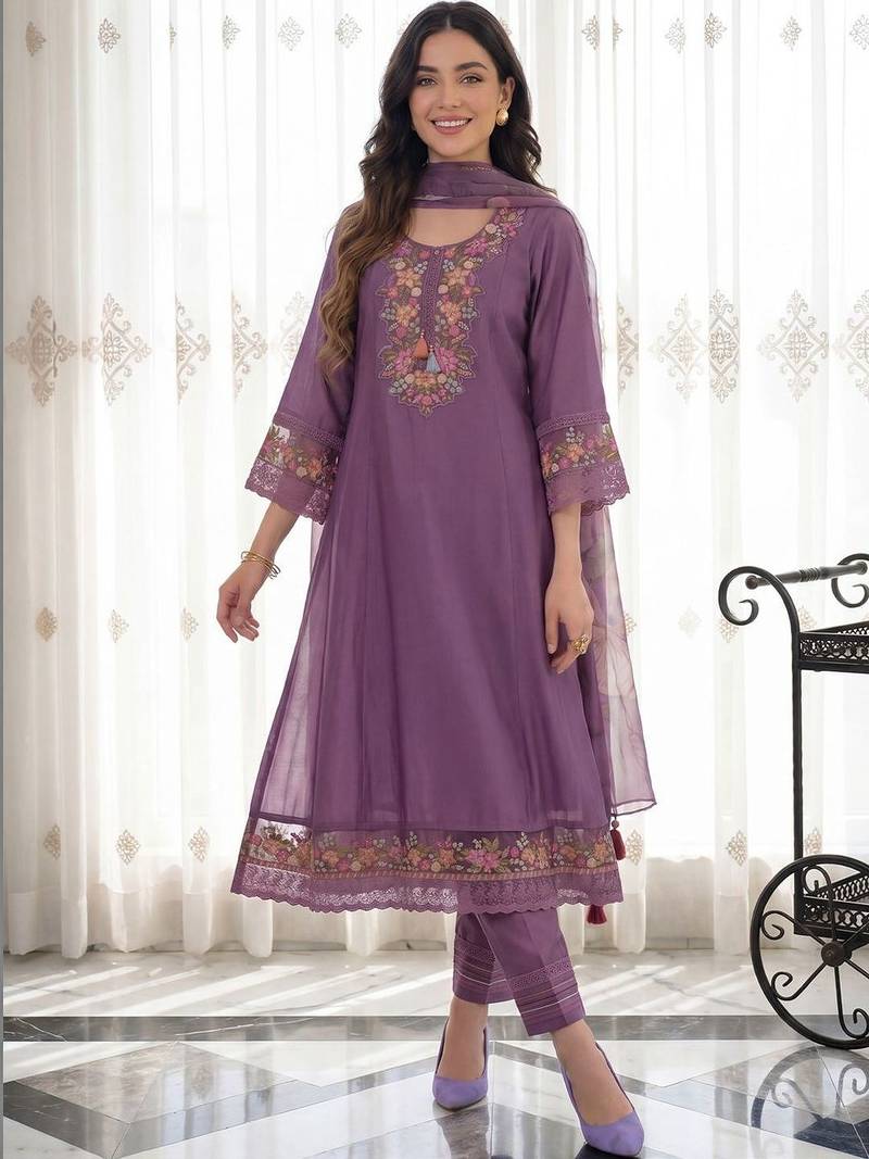 Women Floral Embroidered Regular Thread Work Liva Kurta with Trousers & With Dupatta