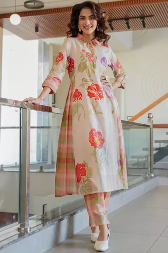 Women Floral Printed Cotton Kurta with Trousers