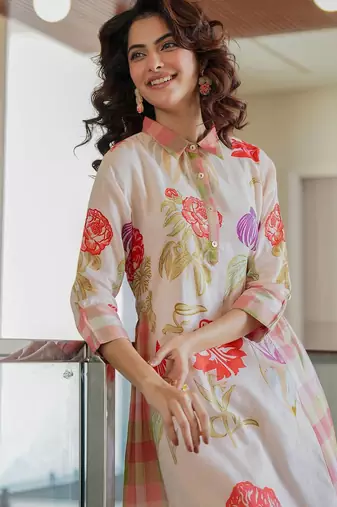 Women Floral Printed Cotton Kurta with Trousers