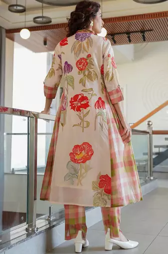 Women Floral Printed Cotton Kurta with Trousers