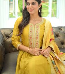 Women Floral Embroidered Sequinned Kurta with Trousers & With Dupatta