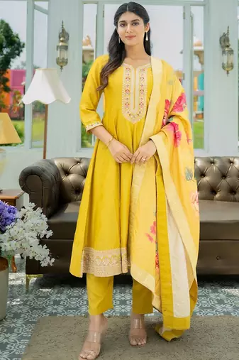 Women Floral Embroidered Sequinned Kurta with Trousers & With Dupatta