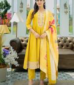 Women Floral Embroidered Sequinned Kurta with Trousers & With Dupatta