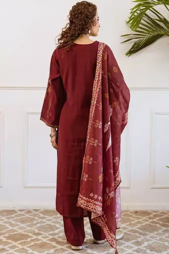 Women Ethnic Motifs Printed Thread Work Kurta with Trousers & With Dupatta