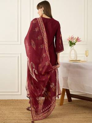 Ethnic Motifs Embroidered Round Neck Thread Work Kurta With Trousers & Dupatta 4