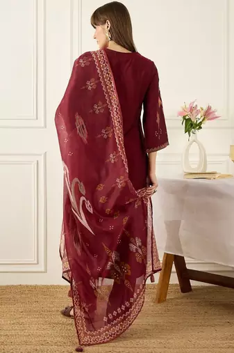 Ethnic Motifs Embroidered Round Neck Thread Work Kurta With Trousers & Dupatta