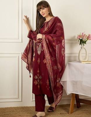 Ethnic Motifs Embroidered Round Neck Thread Work Kurta With Trousers & Dupatta 5