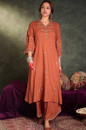 Women Ethnic Motifs Embroidered Thread Work Kurta with Palazzos