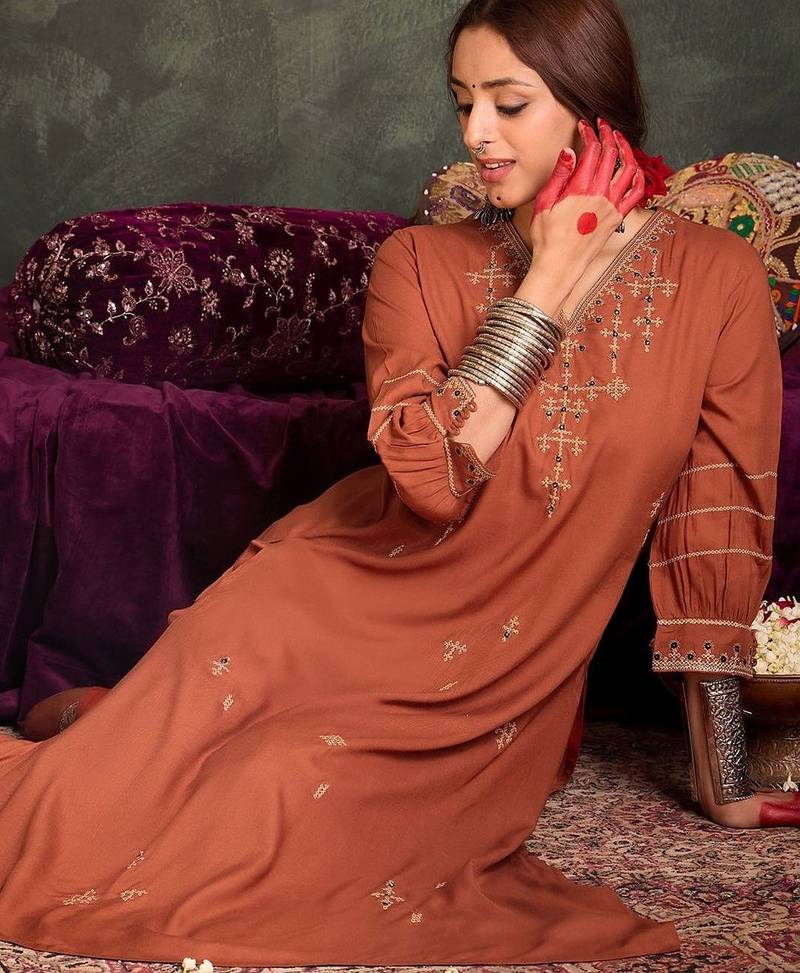 Women Ethnic Motifs Embroidered Thread Work Kurta with Palazzos