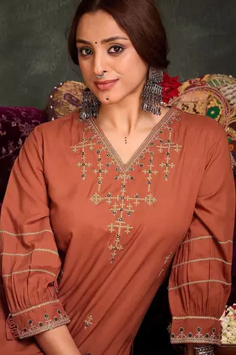 Women Ethnic Motifs Embroidered Thread Work Kurta with Palazzos